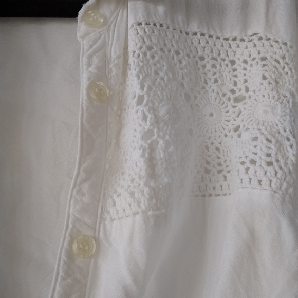 💙 vintage white and lace button up shirt - Picture 3 of 3